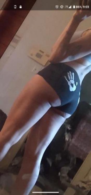 Elaine, 28  female escort, Pittsburgh