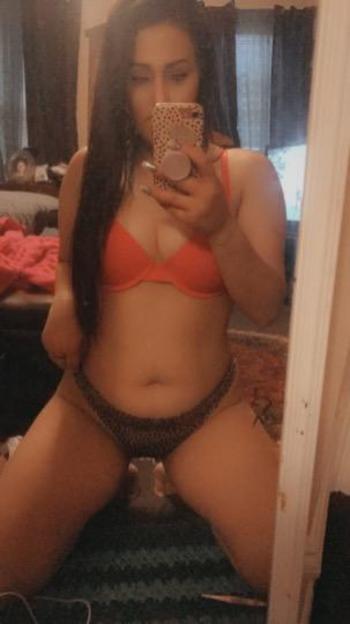 Emmy, 24  female escort, Pittsburgh