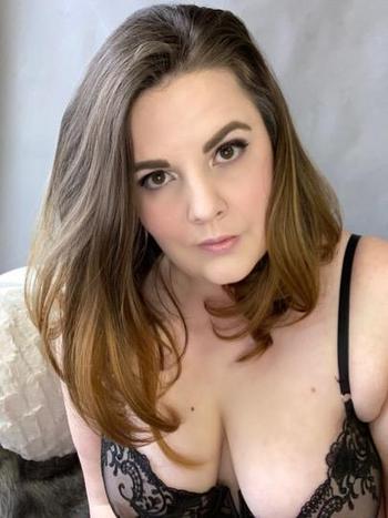 Odette Vanderhoof, 29  female escort, Pittsburgh