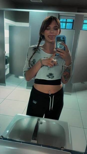 Candi, 27  female escort, Pittsburgh