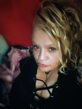 Kelly , 48  female escort, Pittsburgh