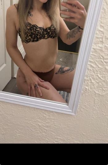 Koutney, 23  female escort, Pittsburgh