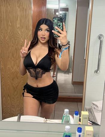 Vivian Pamela, 25  female escort, Pittsburgh