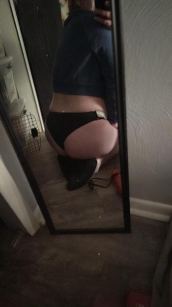 Chloe Cummins, 36  female escort, Pittsburgh